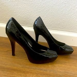 Steve Madden Black Pumps